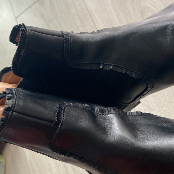 Aquazzura
Fringe Beatle Flat Ankle Leather Chelsea Boots - Authentic (size 39) - Picture 2 of 11